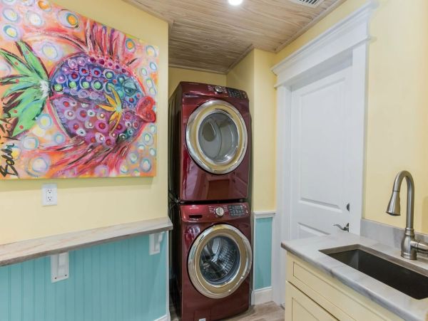 Holmes Beach Vacation Pool Rental Sleeps Six Guests