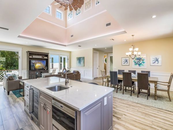 Anna Maria Luxury Vacation Pool Home One Block to the Beach
