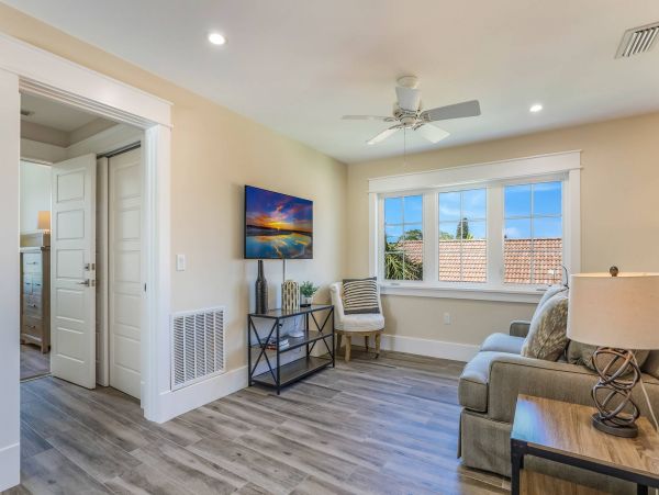 Anna Maria Luxury Vacation Pool Home One Block to the Beach
