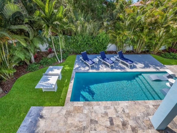 Anna Maria Luxury Vacation Pool Home One Block to the Beach