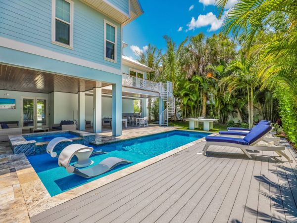 Anna Maria Luxury Vacation Pool Home One Block to the Beach