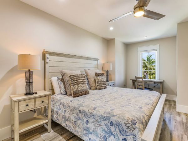 Anna Maria Luxury Vacation Pool Home One Block to the Beach
