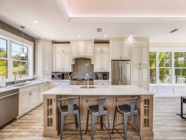 Anna Maria Luxury Vacation Pool Home One Block to the Beach
