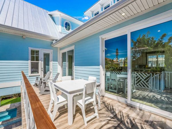 Anna Maria Luxury Vacation Pool Home One Block to the Beach