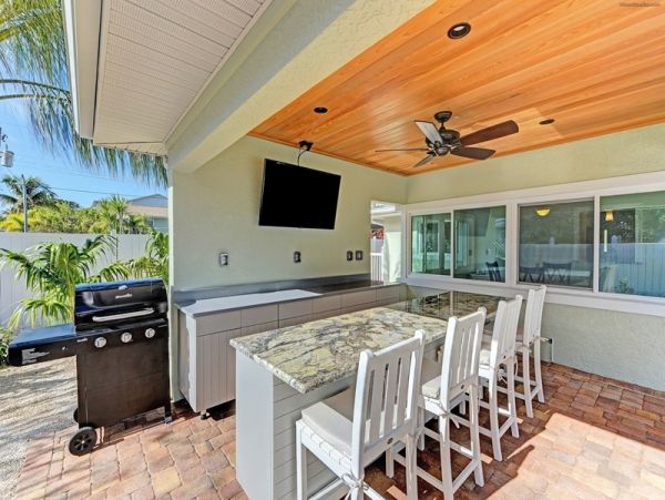 Anna Maria Canal Front Luxury Vacation Rental Sleeps Eight Guests