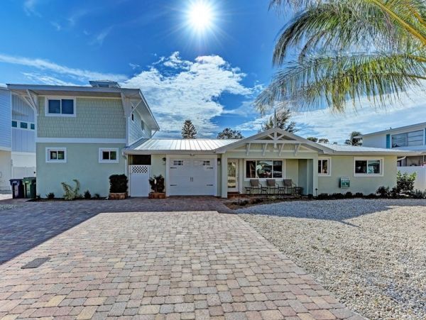 Anna Maria Canal Front Luxury Vacation Rental Sleeps Eight Guests
