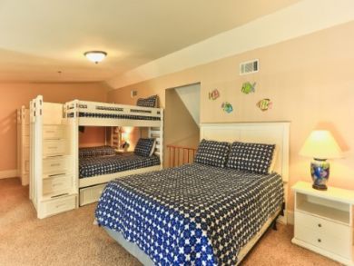 Miramar Vacation Condo Sleeps Ten Guests.