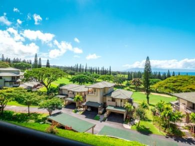 Lahaina Vacation Condo Sleeps Six Guests with Ocean Views.