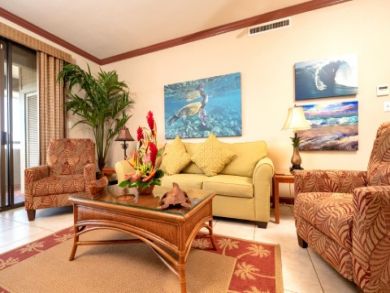 Lahaina Vacation Condo Sleeps Six Guests with Ocean Views.