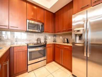 Lahaina Vacation Condo Sleeps Six Guests with Ocean Views.