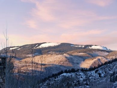 Beaver Creek VacationHome Sleeps Ten Guests.