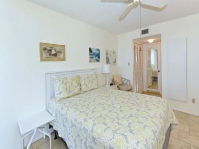 Siesta Key Vacation Condo Sleeps Four Guests