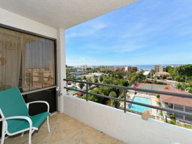 Siesta Key Vacation Condo Sleeps Four Guests