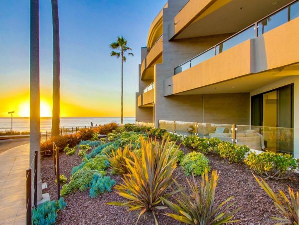 La Jolla Vacation Condo Sleeps Eight Guests