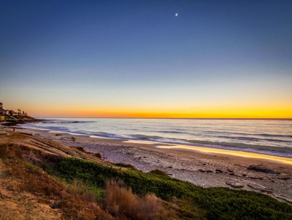 La Jolla Vacation Condo Sleeps Eight Guests