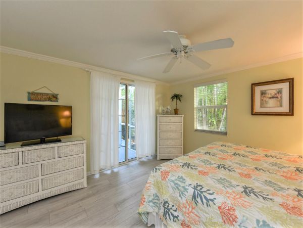 Holmes Beach Vacation Rental Sleeps 6 One Block to Beach