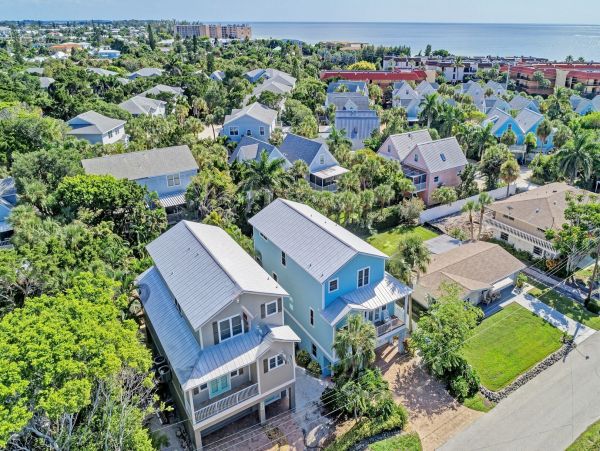 Anna Maria Vacation Home Walk to Beach