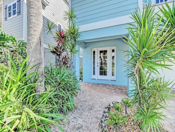 Anna Maria Vacation Home Walk to Beach
