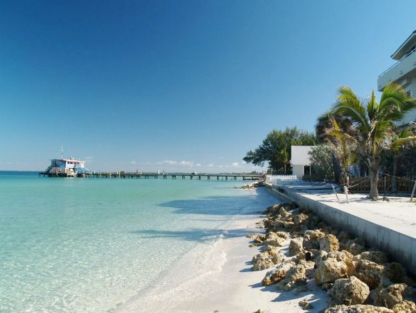 Anna Maria Vacation Home Walk to Beach