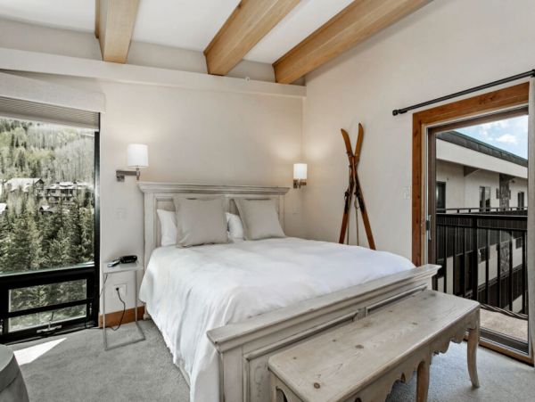 Spacious Vail Condo: Heated Pool, Balcony & Full Kitchen