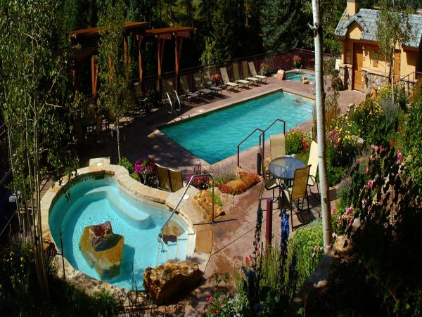 Spacious Vail Condo: Heated Pool, Balcony & Full Kitchen