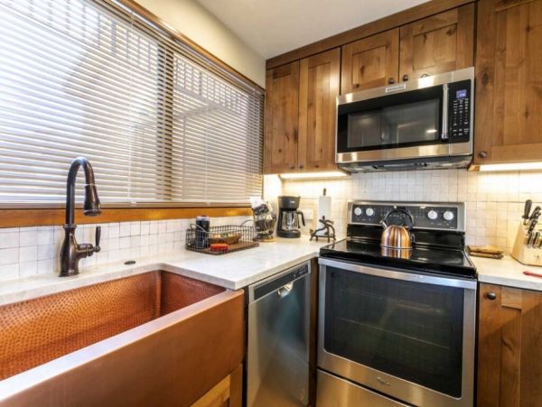 Spacious Vail Condo: Heated Pool, Balcony & Full Kitchen