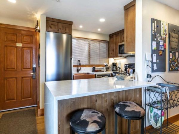 Spacious Vail Condo: Heated Pool, Balcony & Full Kitchen
