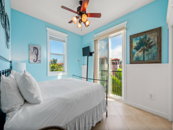 Island Oasis with Pool, Hut Tub, and Rooftop Deck, Steps from Manatee Beach