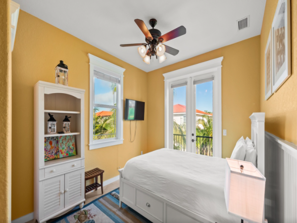 Island Oasis with Pool, Hut Tub, and Rooftop Deck, Steps from Manatee Beach