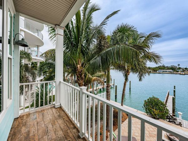Treasure Island Waterfront Vacation Rental Luxury Intracoastal Condo with Pool & Docks