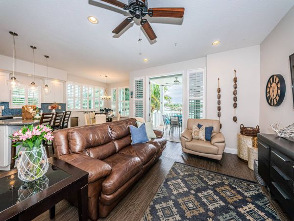 Treasure Island Waterfront Vacation Rental Luxury Intracoastal Condo with Pool & Docks