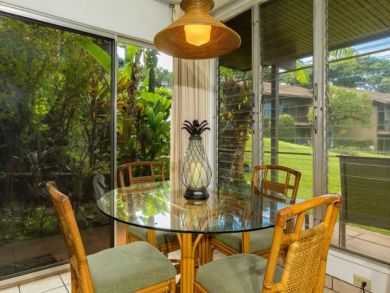 Lahaina  Vacation Condo Rental On Beach Sleeps Six