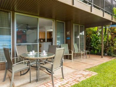Lahaina  Vacation Condo Rental On Beach Sleeps Six