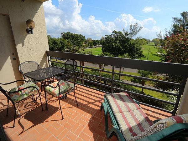 Longboat Key Vacation Condo Two Bedrooms Sleeps Four Guests