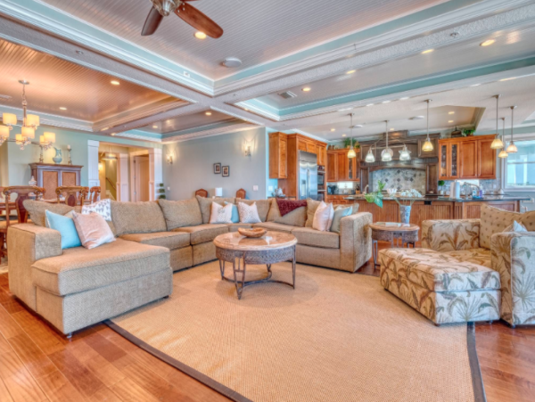 Redington Shores  Luxury Vacation Condo Sleeps Ten Guests.