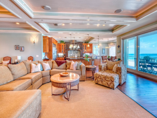 Redington Shores  Luxury Vacation Condo Sleeps Ten Guests.