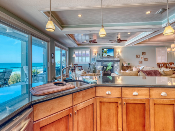 Redington Shores  Luxury Vacation Condo Sleeps Ten Guests.