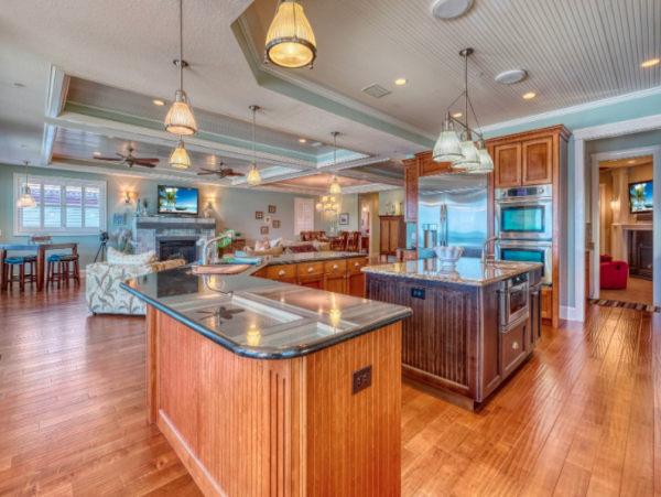 Redington Shores  Luxury Vacation Condo Sleeps Ten Guests.