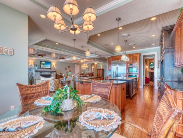 Redington Shores  Luxury Vacation Condo Sleeps Ten Guests.