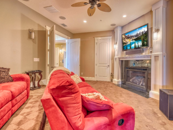 Redington Shores  Luxury Vacation Condo Sleeps Ten Guests.