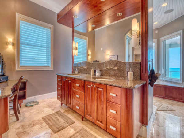 Redington Shores  Luxury Vacation Condo Sleeps Ten Guests.