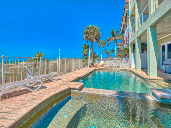 Redington Shores  Luxury Vacation Condo Sleeps Ten Guests.