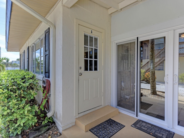 Anna Maria Vacation Duplex Sleeps Four Guests.