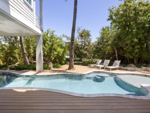Walk to Beach Canal-Front Retreat in Anna Maria Island