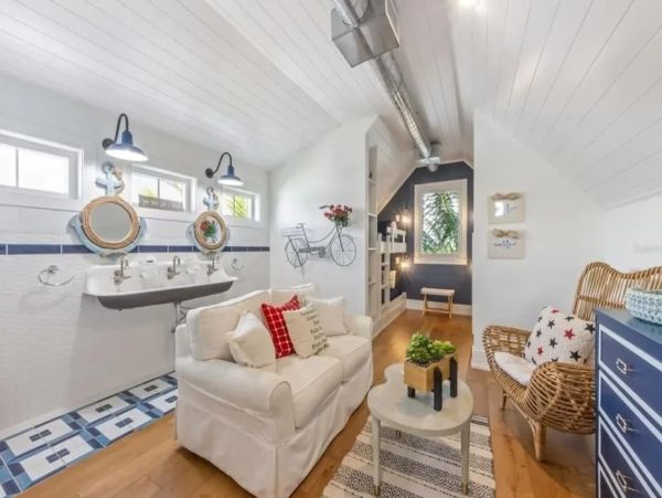Walk to Beach Canal-Front Retreat in Anna Maria Island