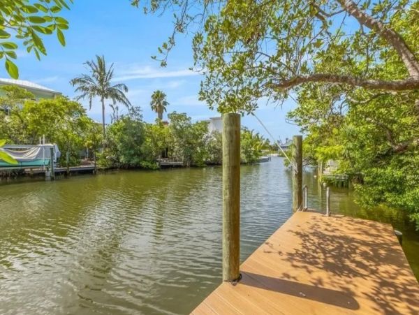 Walk to Beach Canal-Front Retreat in Anna Maria Island