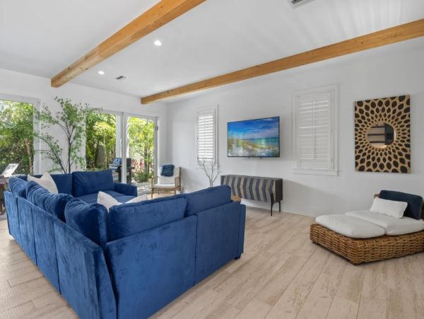 Walk to Beach Canal-Front Retreat in Anna Maria Island