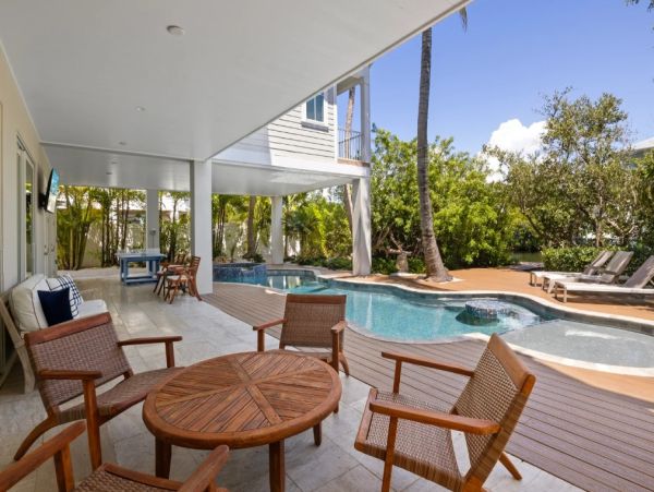 Walk to Beach Canal-Front Retreat in Anna Maria Island