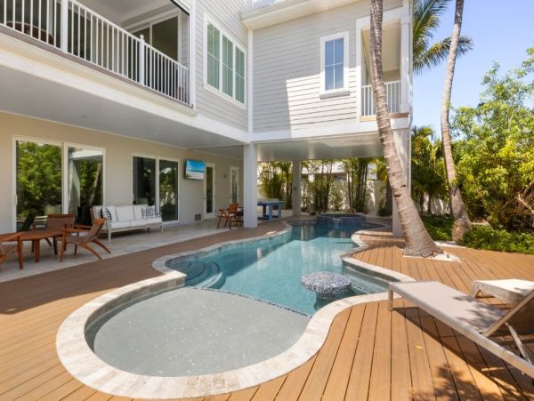 Walk to Beach Canal-Front Retreat in Anna Maria Island