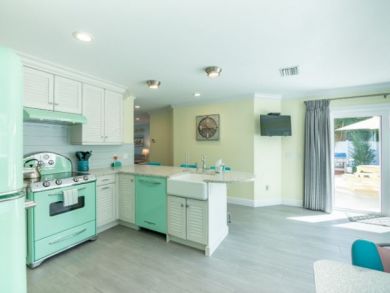 Holmes Beach Vacation Rental Sleeps Four Guests